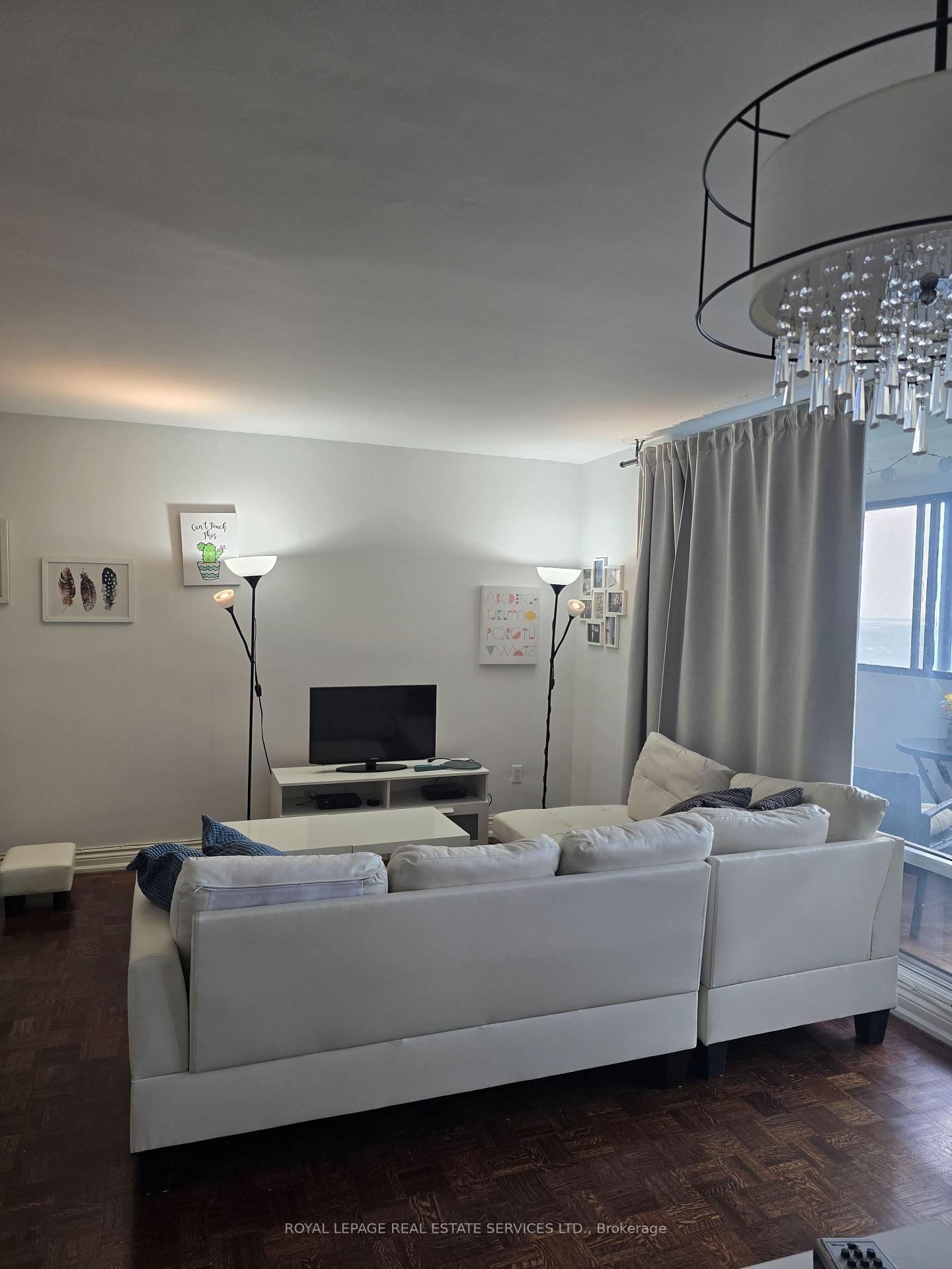 Photo 5 of Unit 2614, 1 Massey Square, Toronto, Crescent Town — HOMEH