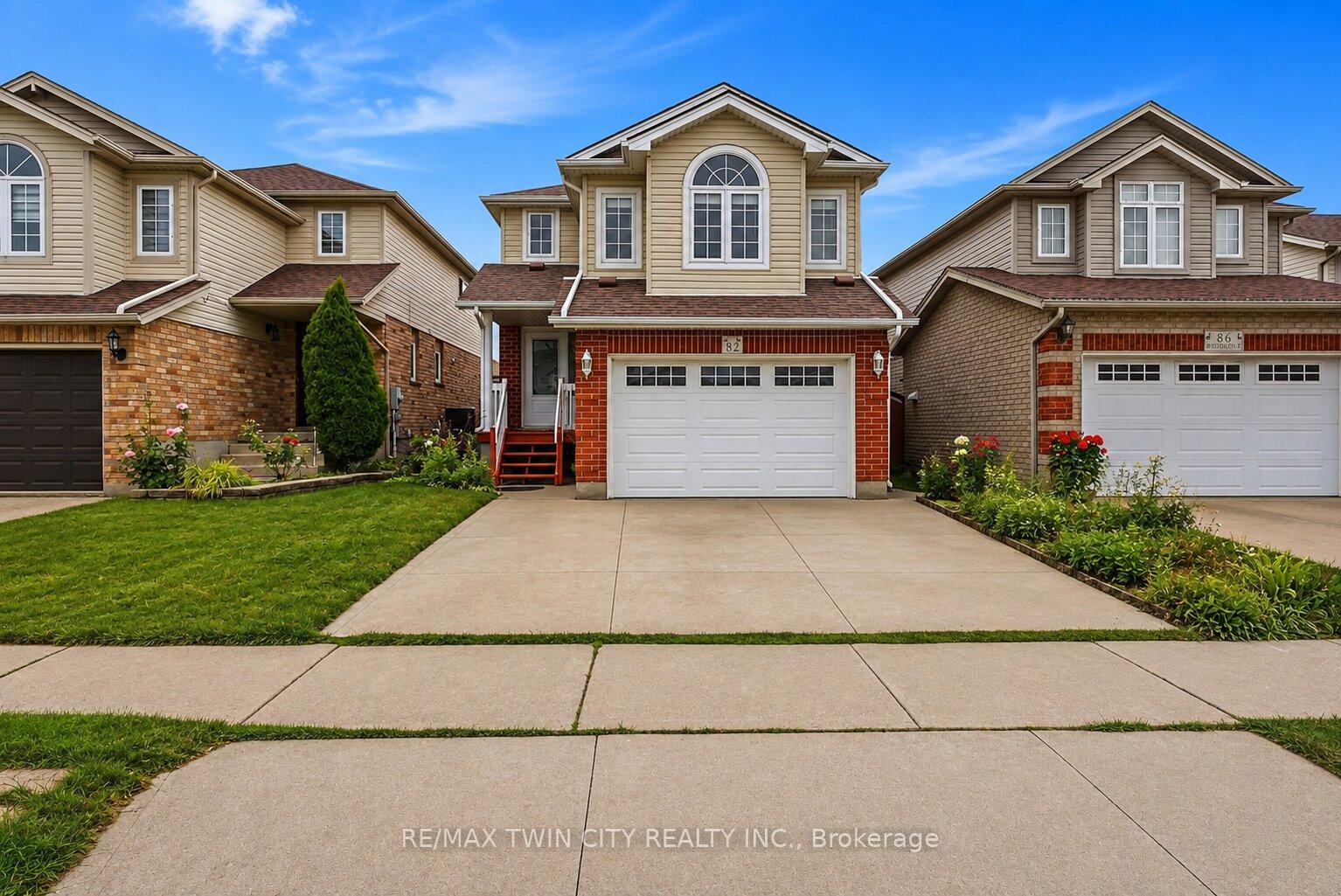 Photo 1 of 82 Bridlewreath Street, Kitchener, Larentian West — HOMEH