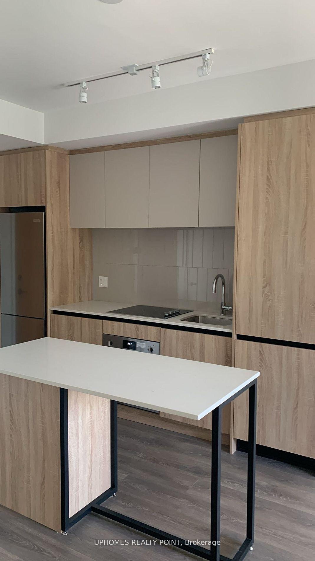 Photo 5 of Unit 425, 8 Beverley Glen Boulevard, Vaughan, Beverley Glen — HOMEH