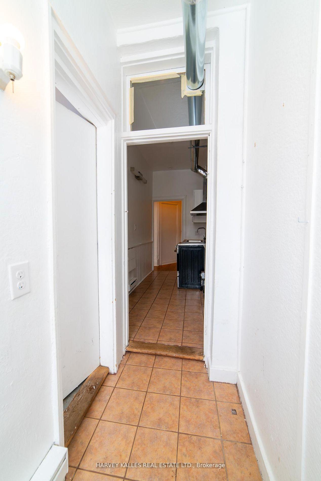 Photo 3 of Unit 100, 678 Huron Street, Toronto, The Annex — HOMEH