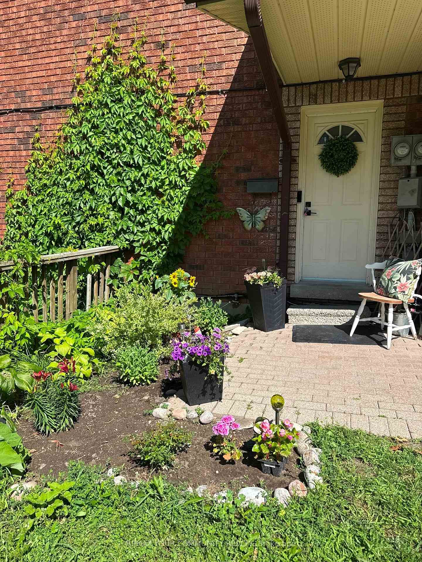 Photo 2 of Unit 4, 47 Loggers Run, Barrie, Ardagh — HOMEH