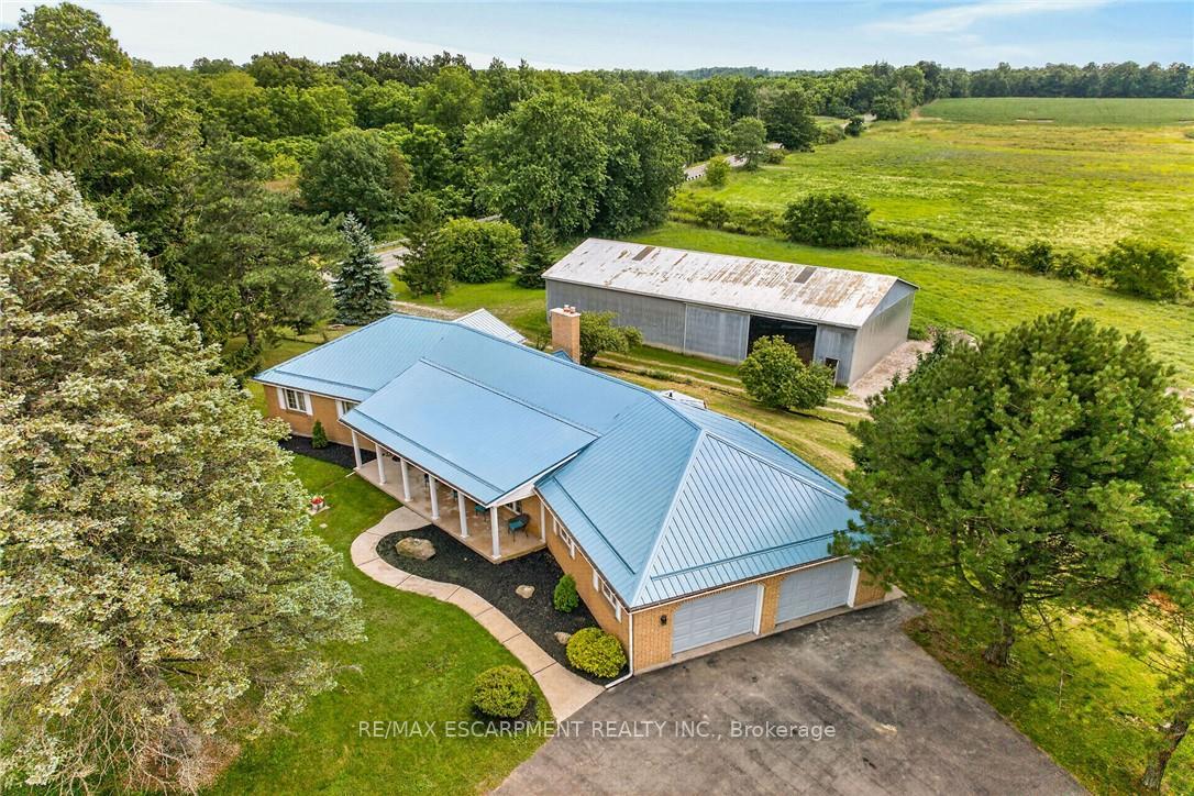 Photo 3 of 7011 Dickenson Road E, Hamilton, Mount Hope — HOMEH