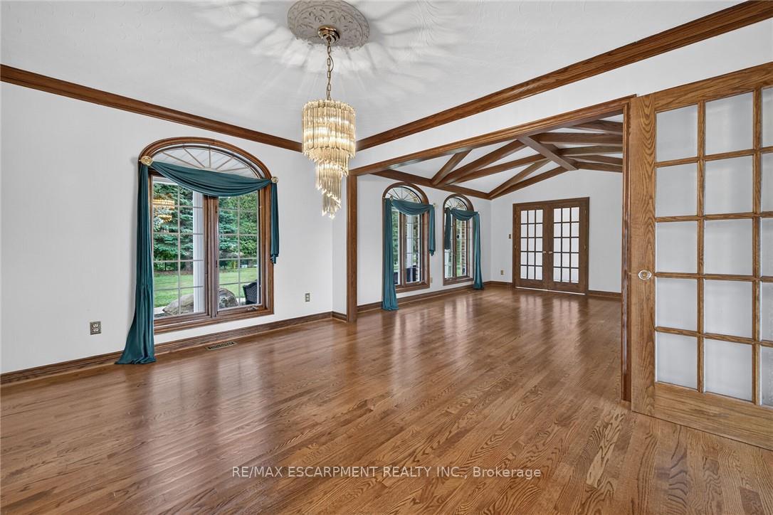Photo 10 of 7011 Dickenson Road E, Hamilton, Mount Hope — HOMEH