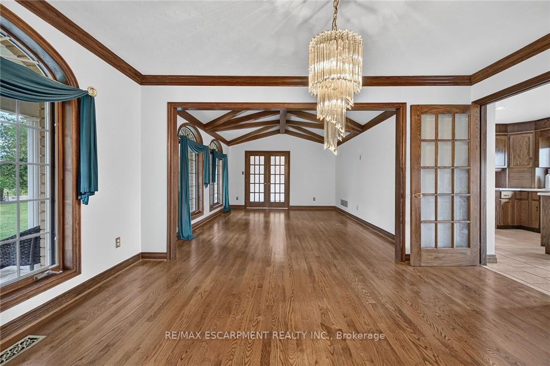 Photo 13 of 7011 Dickenson Road E, Hamilton, Mount Hope — HOMEH