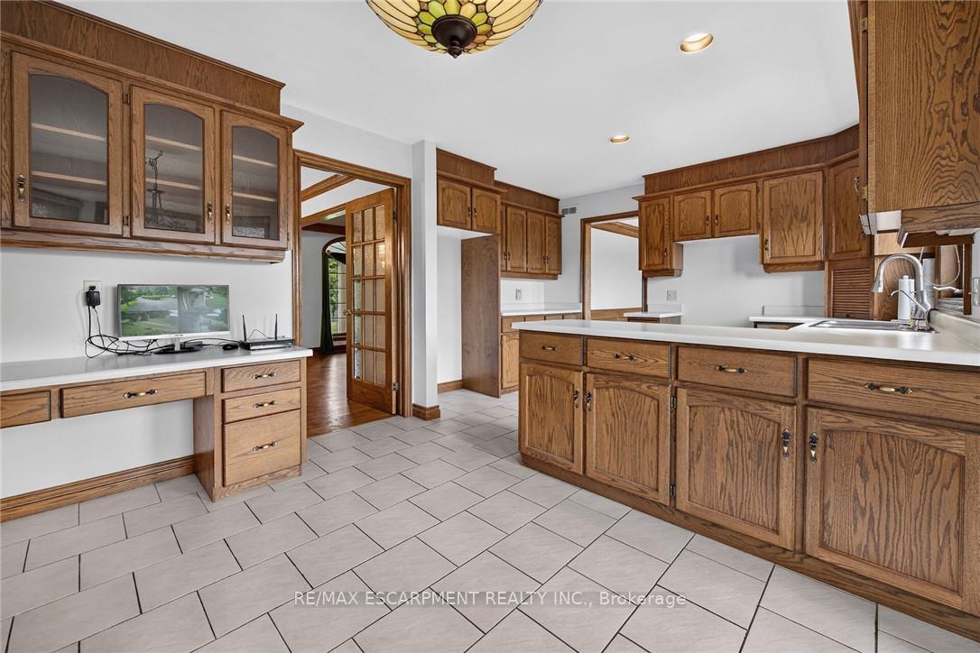 Photo 14 of 7011 Dickenson Road E, Hamilton, Mount Hope — HOMEH