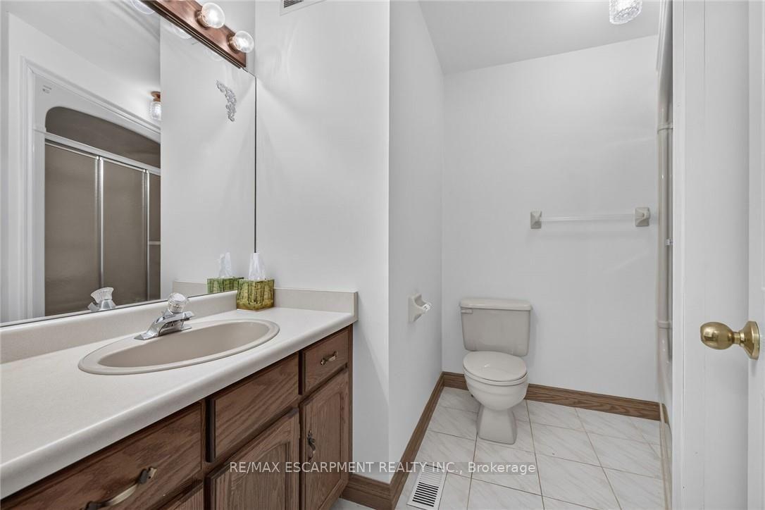 Photo 23 of 7011 Dickenson Road E, Hamilton, Mount Hope — HOMEH