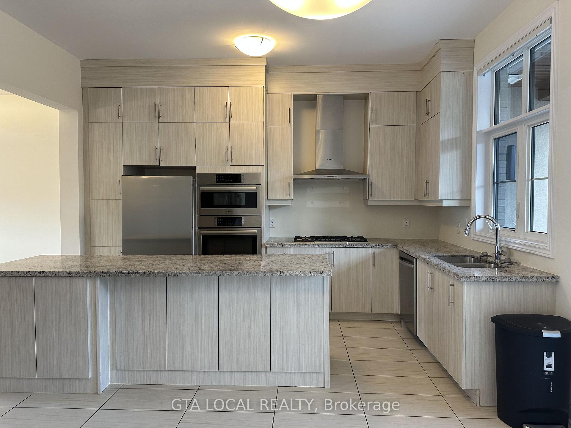 Photo 3 of 5 Aylin Crescent, Vaughan, Patterson — HOMEH