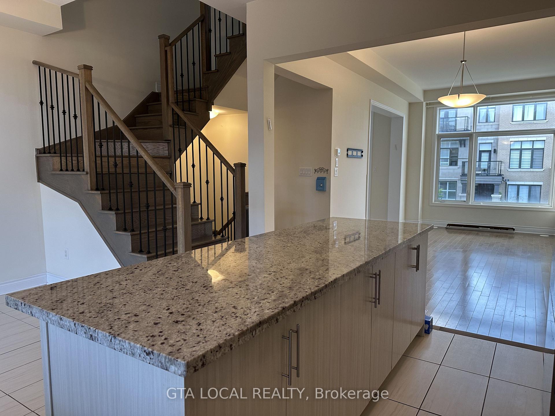 Photo 5 of 5 Aylin Crescent, Vaughan, Patterson — HOMEH