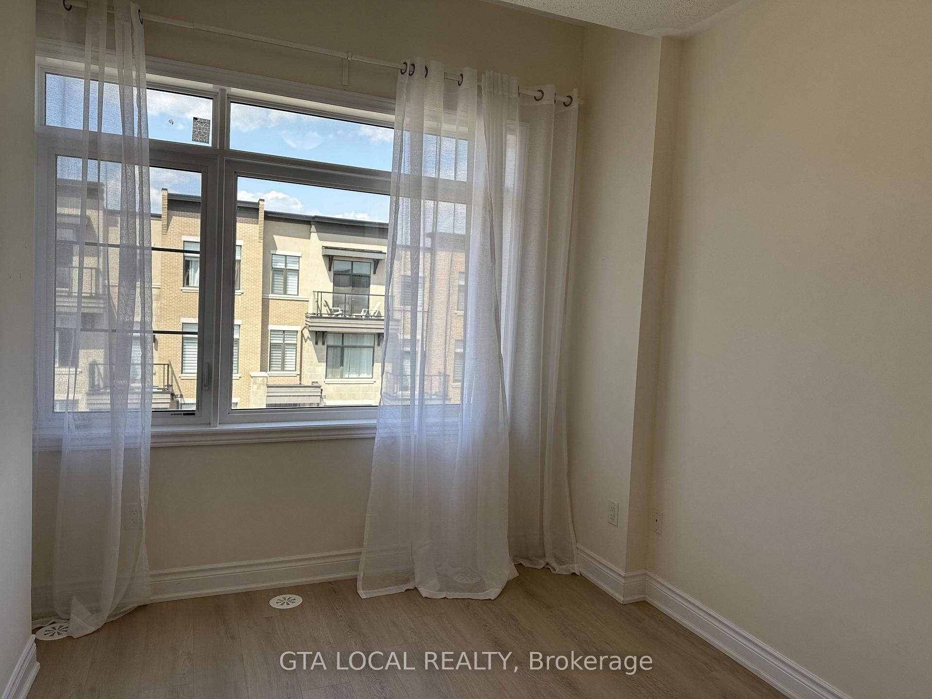 Photo 10 of 5 Aylin Crescent, Vaughan, Patterson — HOMEH