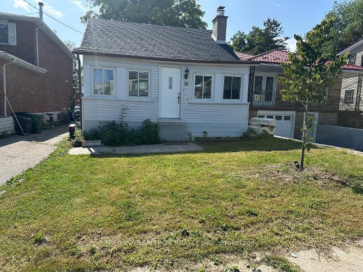 Photo 2 of 18 Phillip Avenue, Scarborough, Birchcliffe-Cliffside — HOMEH