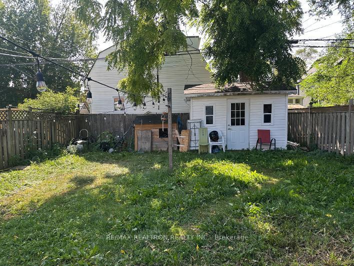 Photo 19 of 18 Phillip Avenue, Scarborough, Birchcliffe-Cliffside — HOMEH