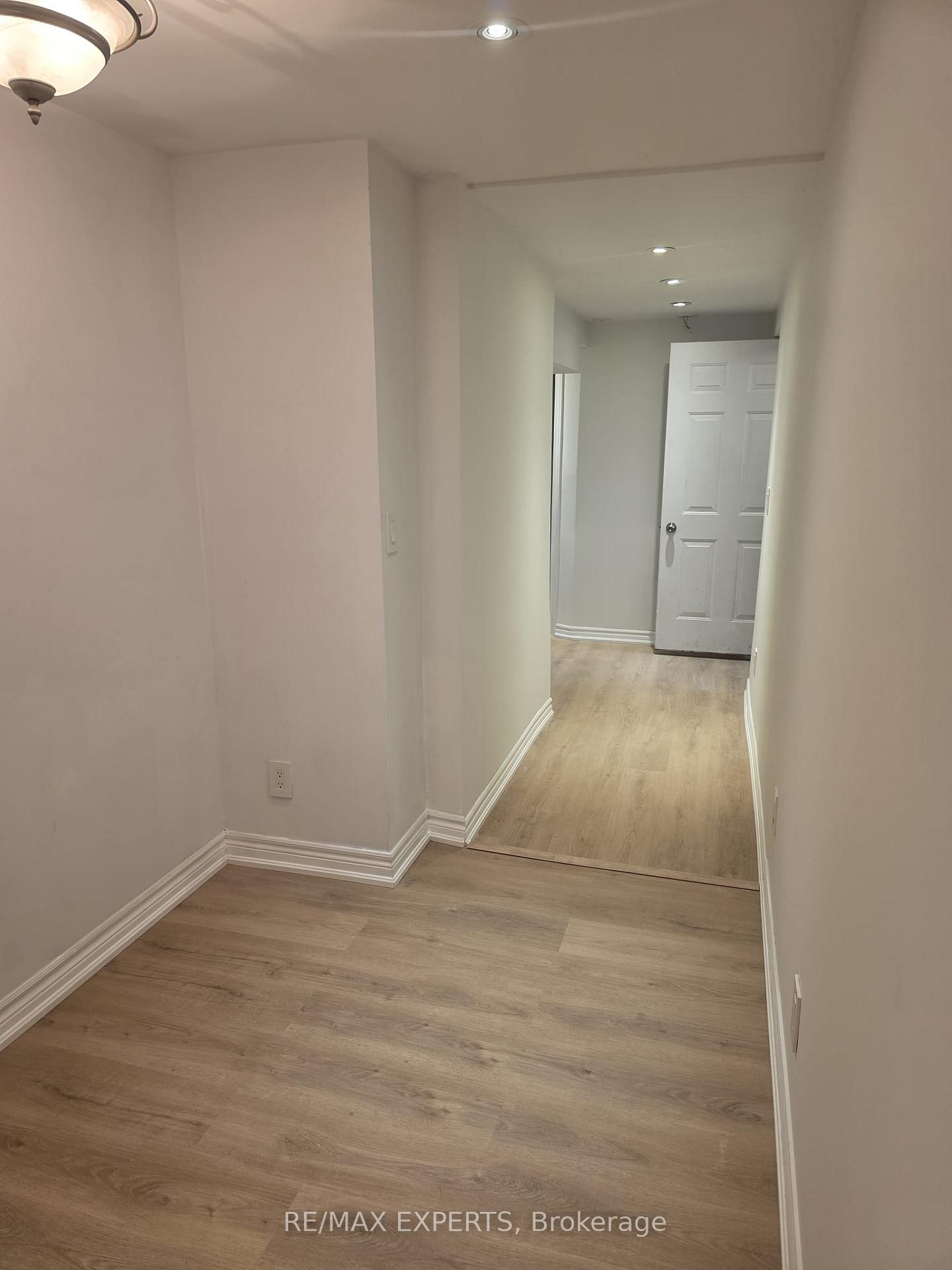 Photo 14 of Unit Bsmt, 20 Deer Valley Drive, Caledon, Bolton West — HOMEH