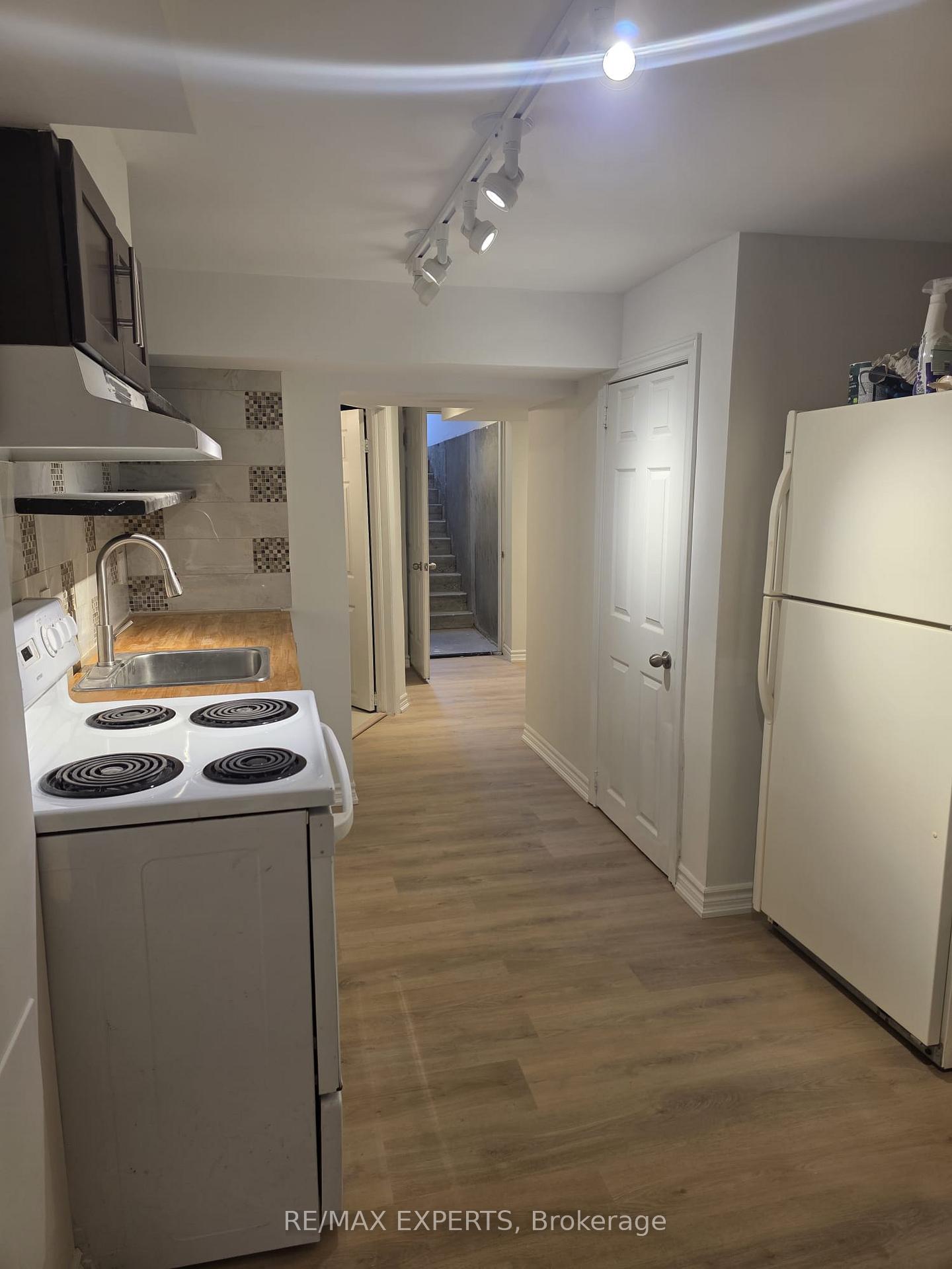 Photo 18 of Unit Bsmt, 20 Deer Valley Drive, Caledon, Bolton West — HOMEH