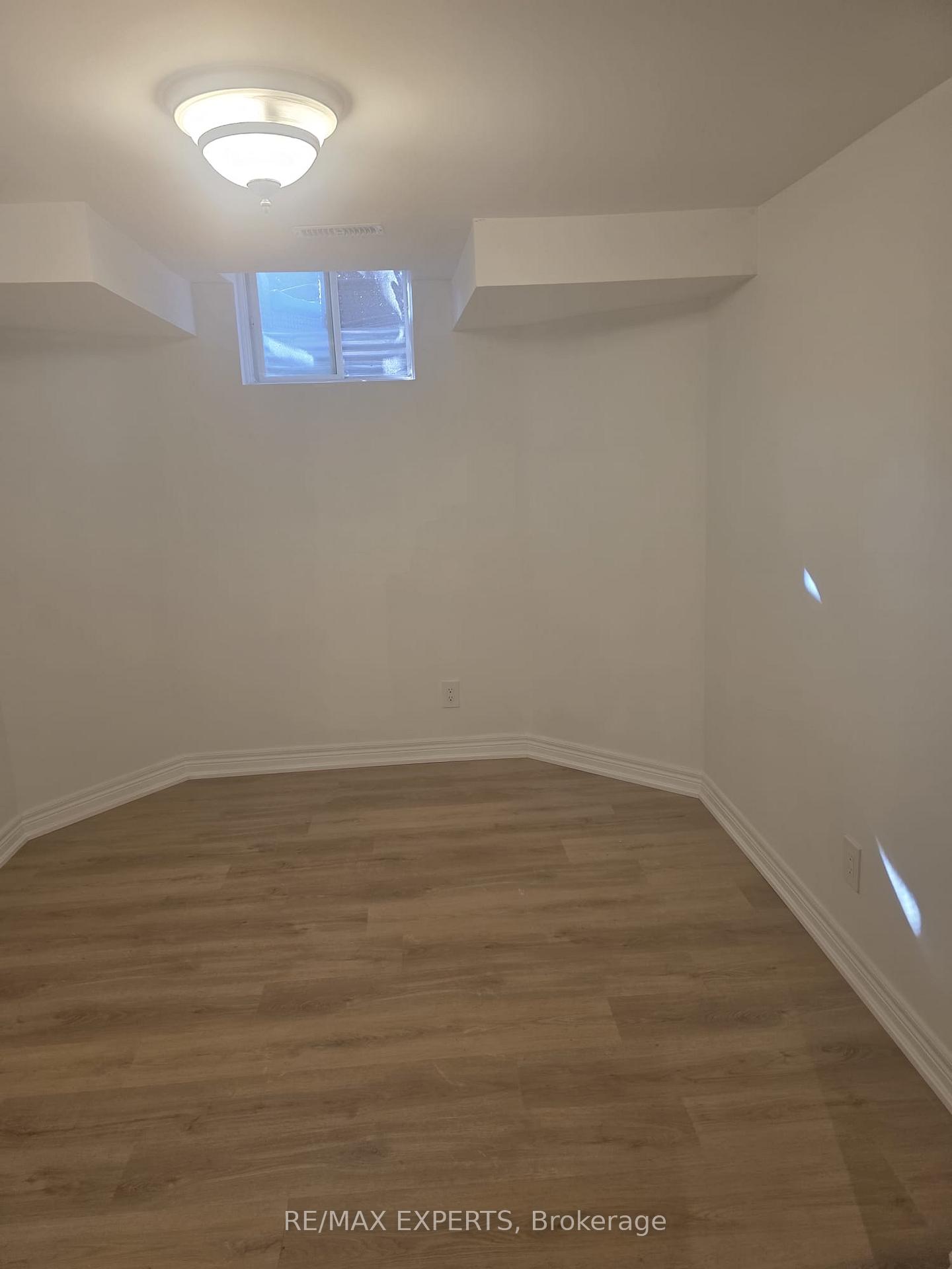 Photo 25 of Unit Bsmt, 20 Deer Valley Drive, Caledon, Bolton West — HOMEH