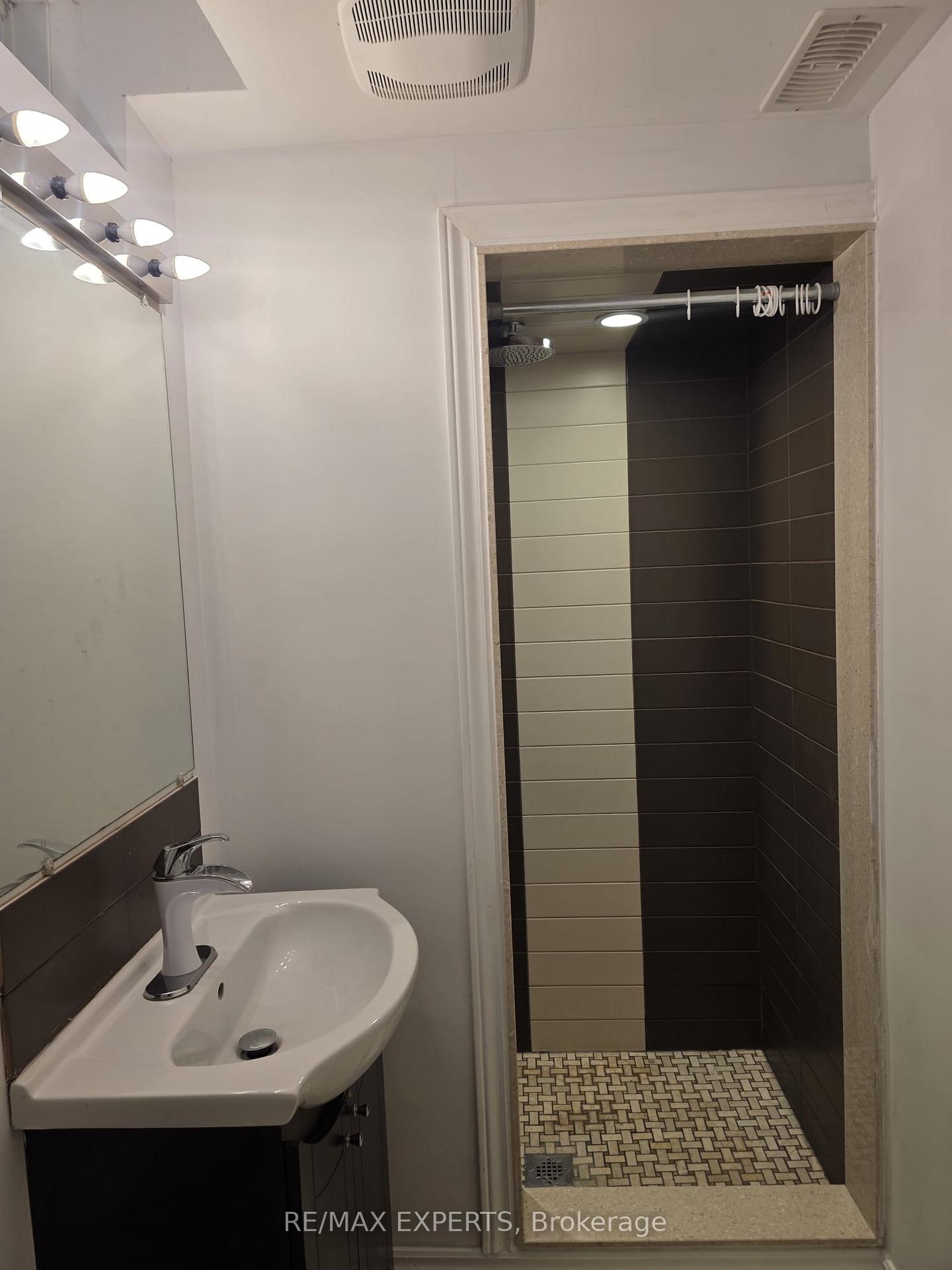 Photo 32 of Unit Bsmt, 20 Deer Valley Drive, Caledon, Bolton West — HOMEH