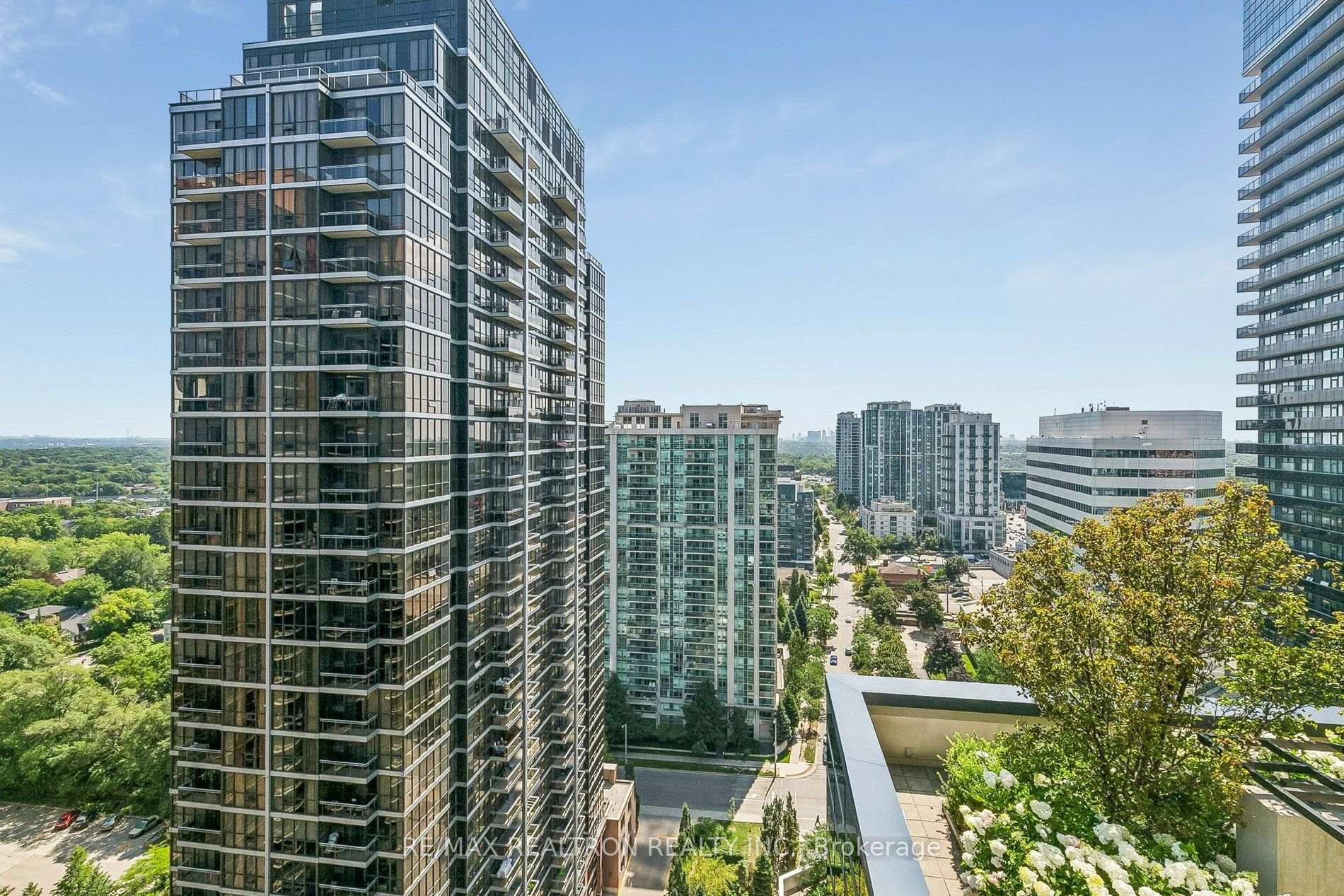 Photo 35 of Unit 1825, 5 Sheppard Avenue E, North York, Willowdale East — HOMEH