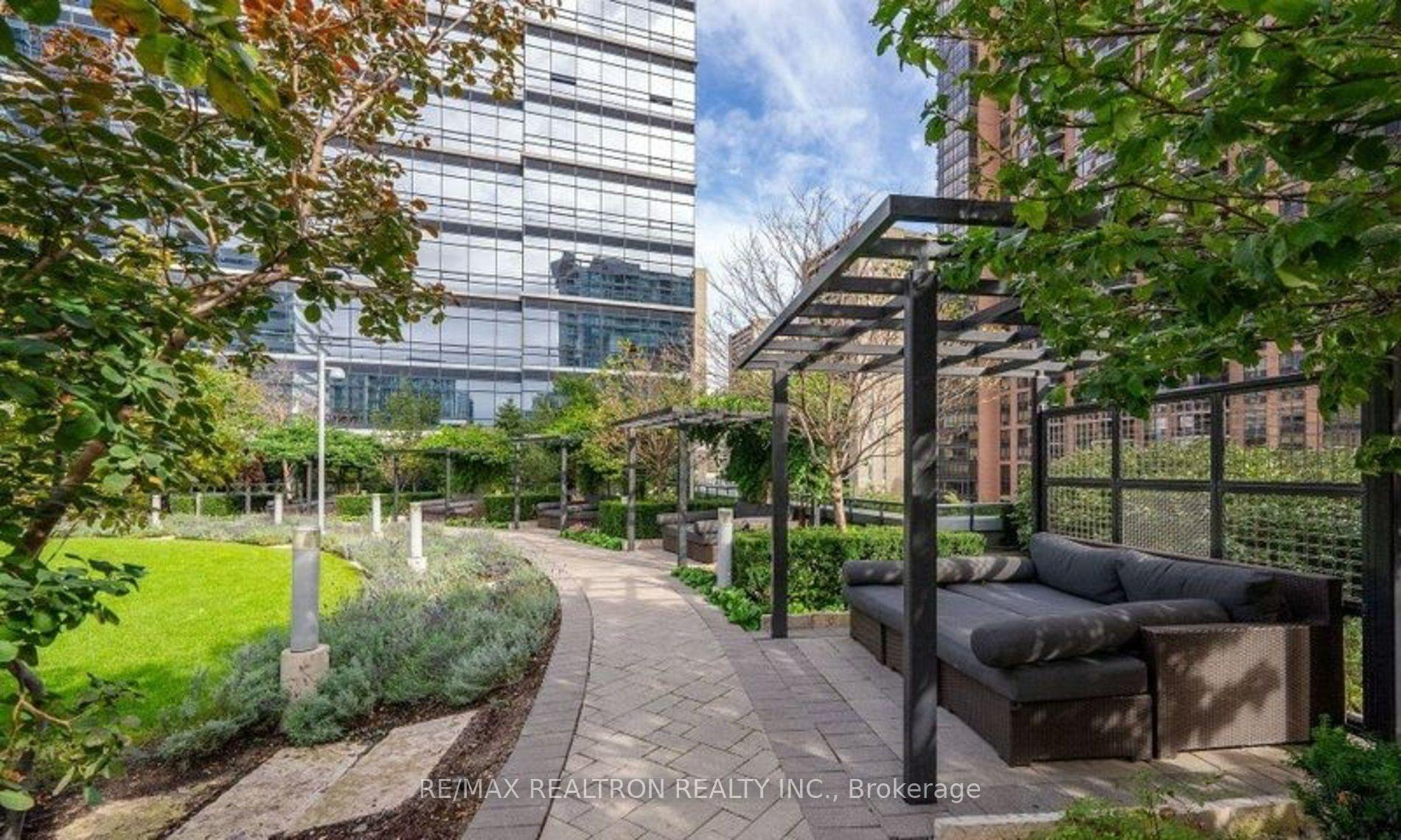 Photo 42 of Unit 1825, 5 Sheppard Avenue E, North York, Willowdale East — HOMEH