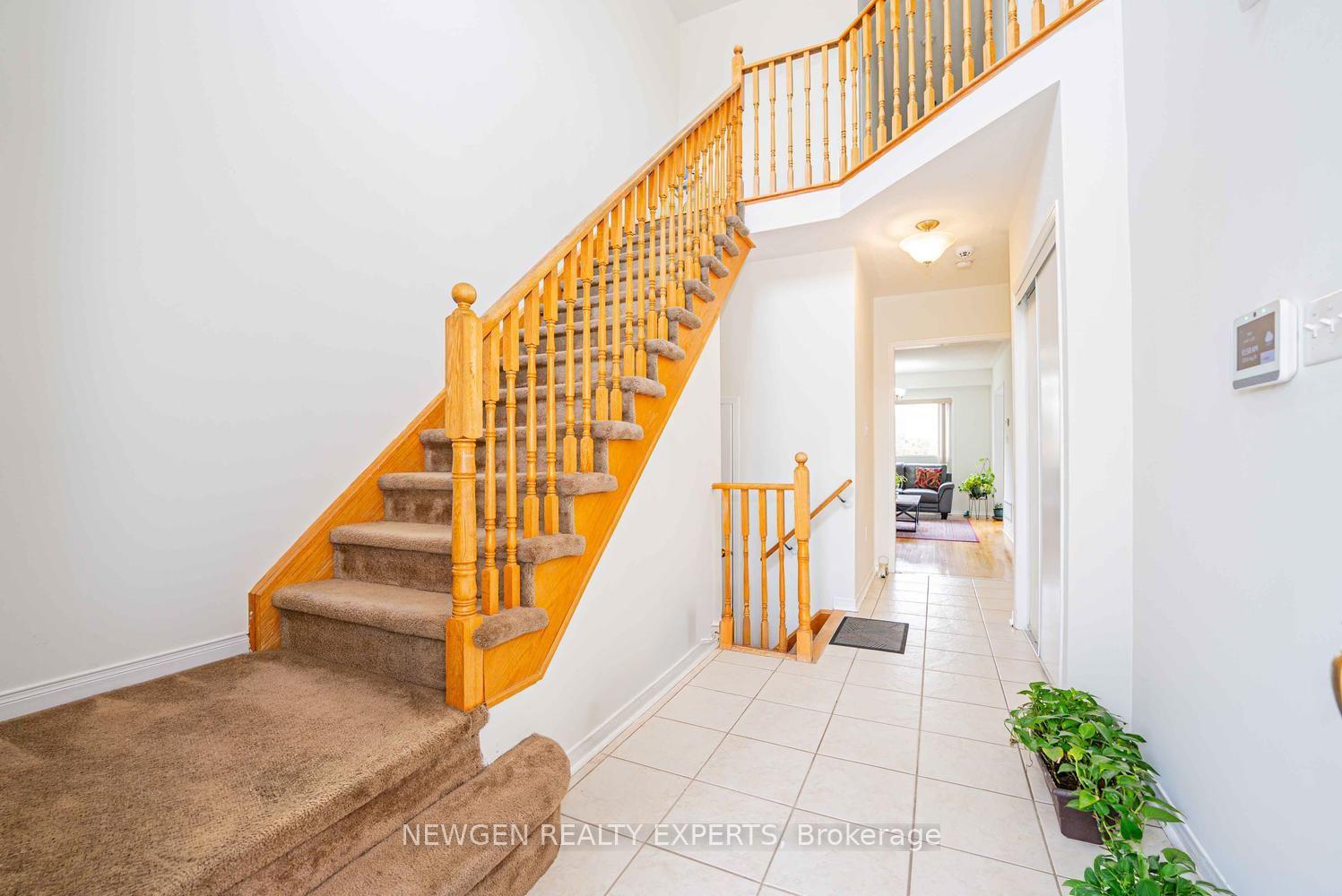 Photo 4 of 6039 Coxswain Crescent, Mississauga, East Credit — HOMEH