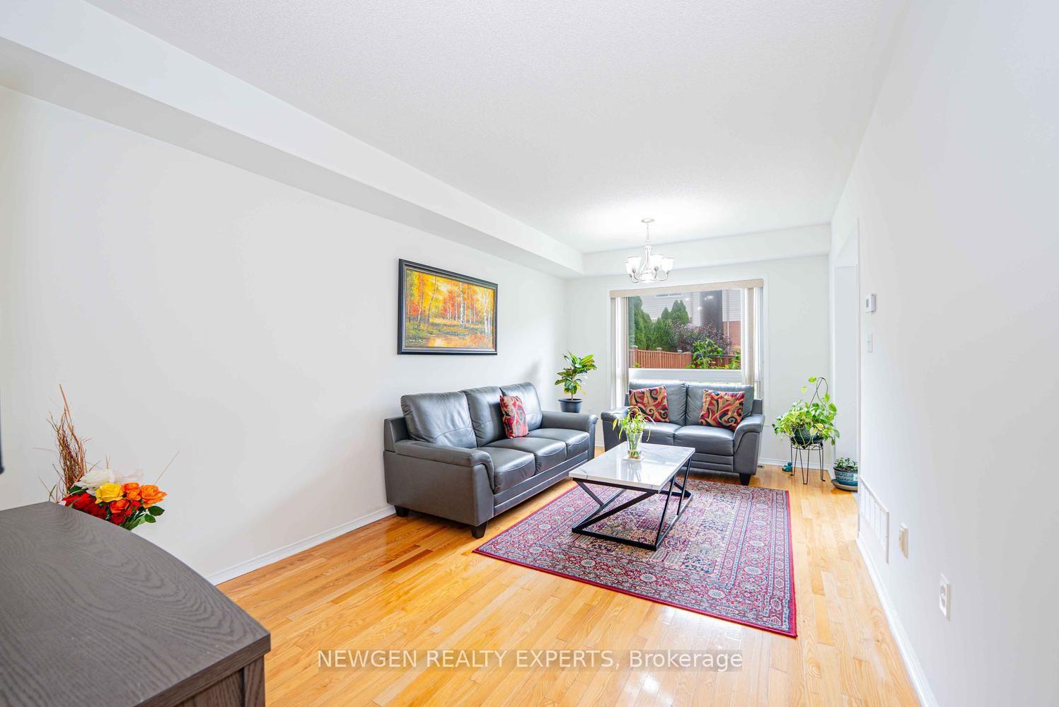 Photo 6 of 6039 Coxswain Crescent, Mississauga, East Credit — HOMEH