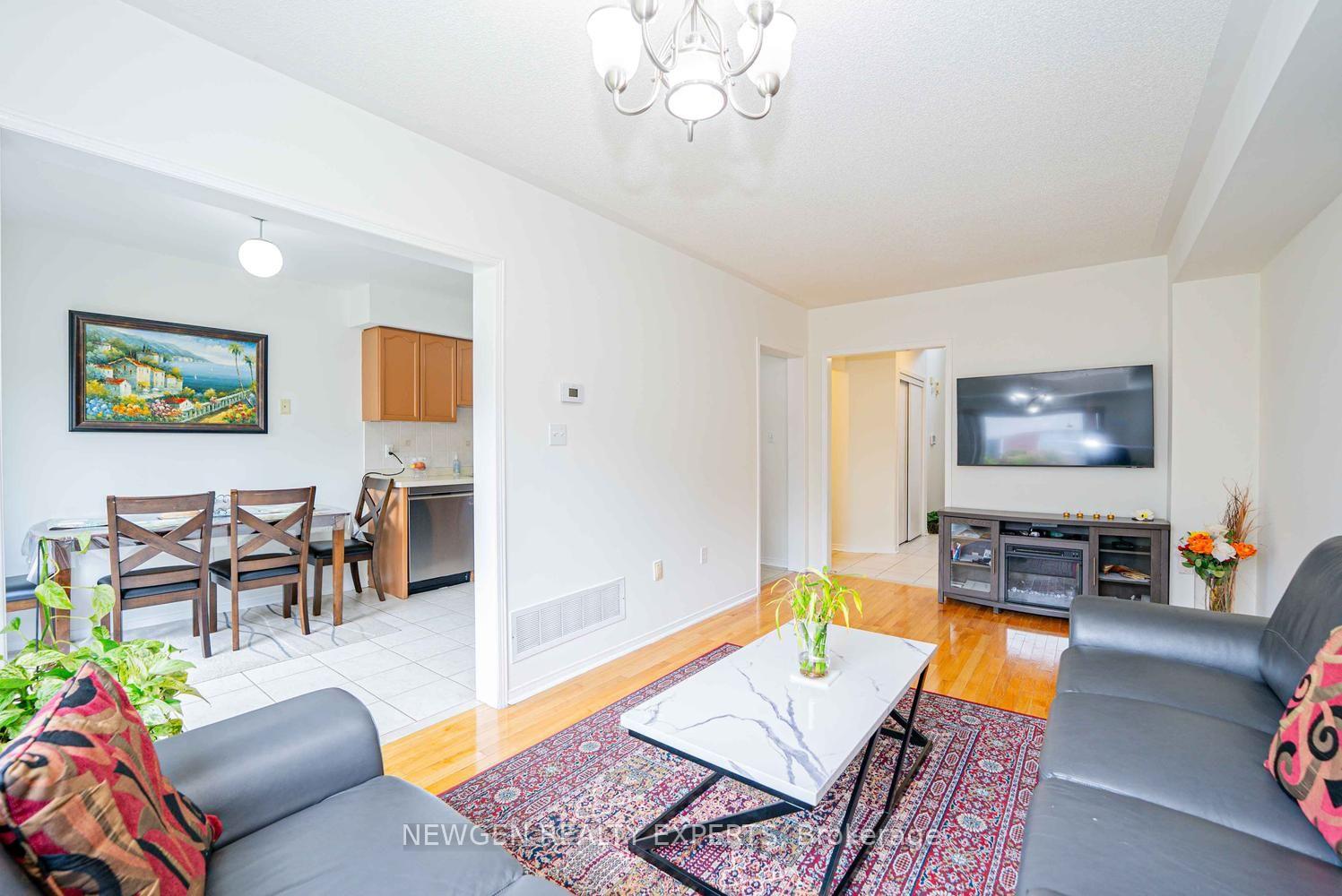 Photo 8 of 6039 Coxswain Crescent, Mississauga, East Credit — HOMEH