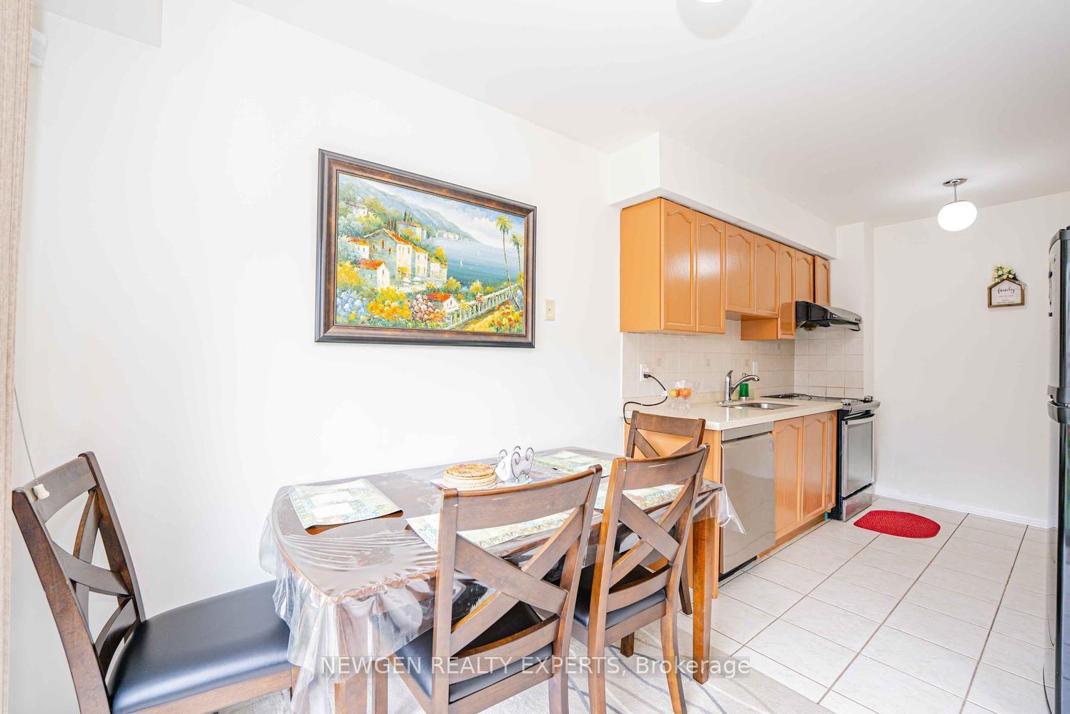 Photo 11 of 6039 Coxswain Crescent, Mississauga, East Credit — HOMEH