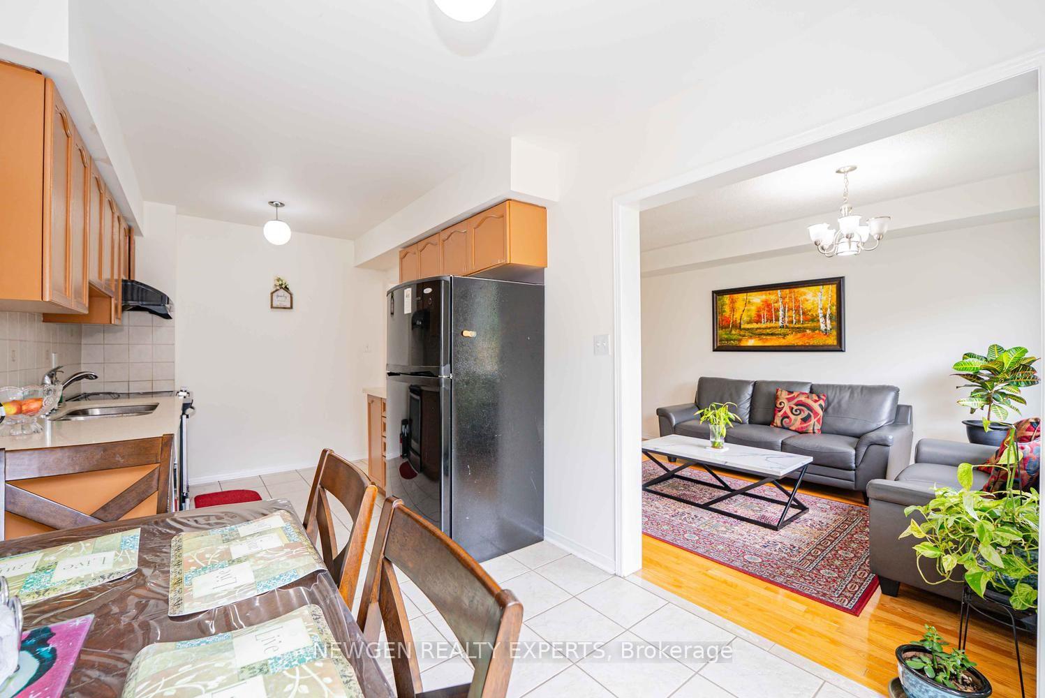 Photo 12 of 6039 Coxswain Crescent, Mississauga, East Credit — HOMEH