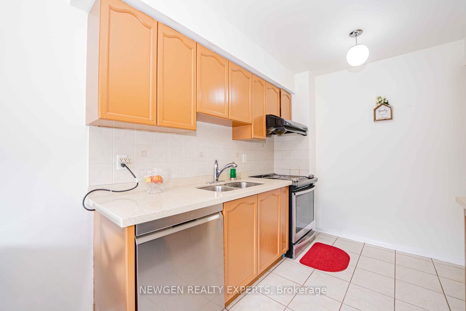 Photo 13 of 6039 Coxswain Crescent, Mississauga, East Credit — HOMEH