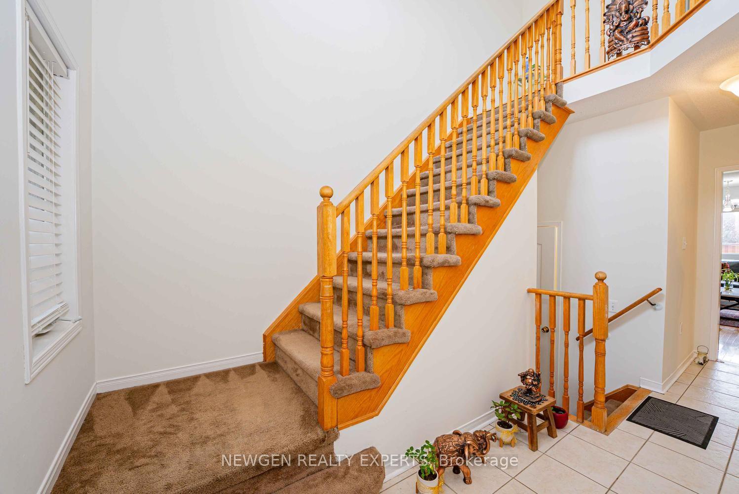 Photo 15 of 6039 Coxswain Crescent, Mississauga, East Credit — HOMEH