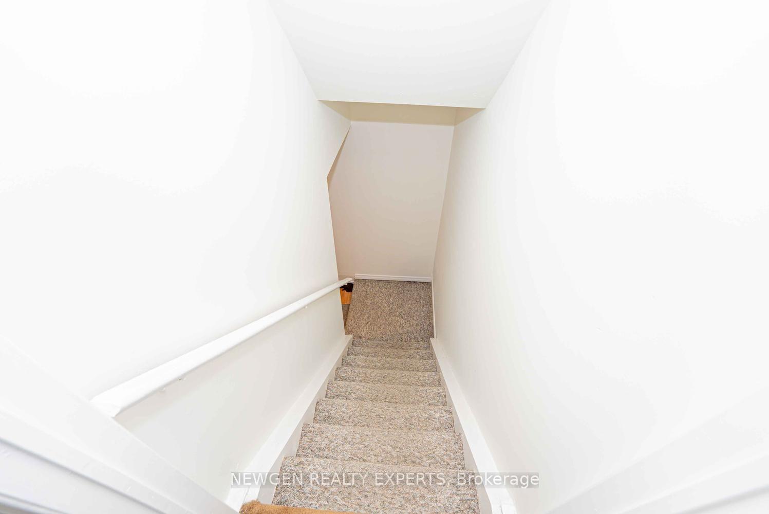 Photo 27 of 6039 Coxswain Crescent, Mississauga, East Credit — HOMEH