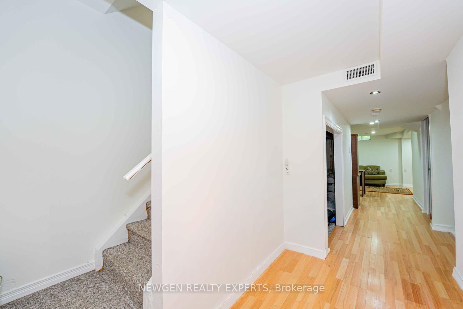 Photo 28 of 6039 Coxswain Crescent, Mississauga, East Credit — HOMEH