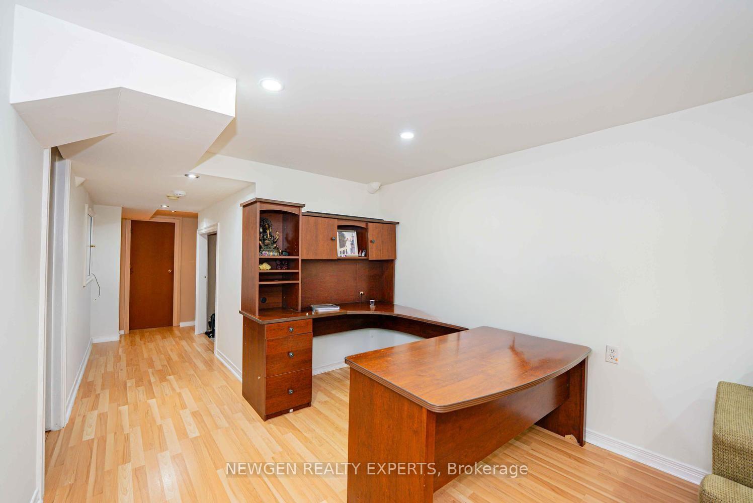 Photo 33 of 6039 Coxswain Crescent, Mississauga, East Credit — HOMEH
