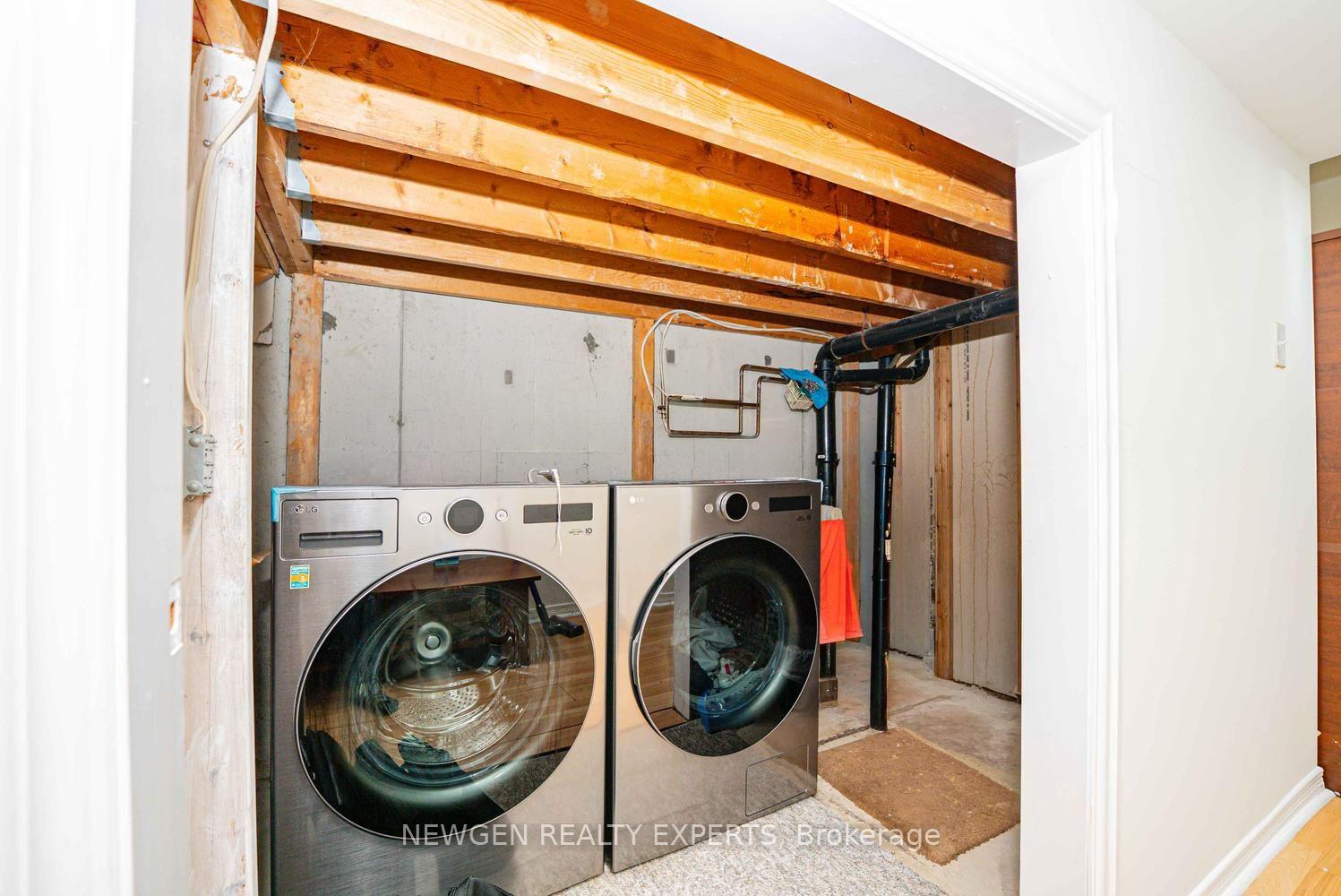 Photo 34 of 6039 Coxswain Crescent, Mississauga, East Credit — HOMEH