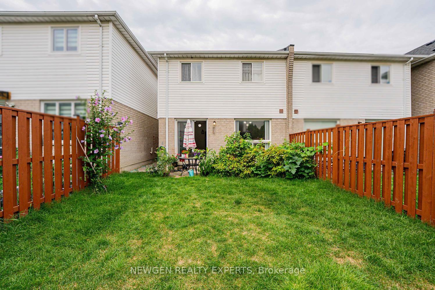 Photo 36 of 6039 Coxswain Crescent, Mississauga, East Credit — HOMEH