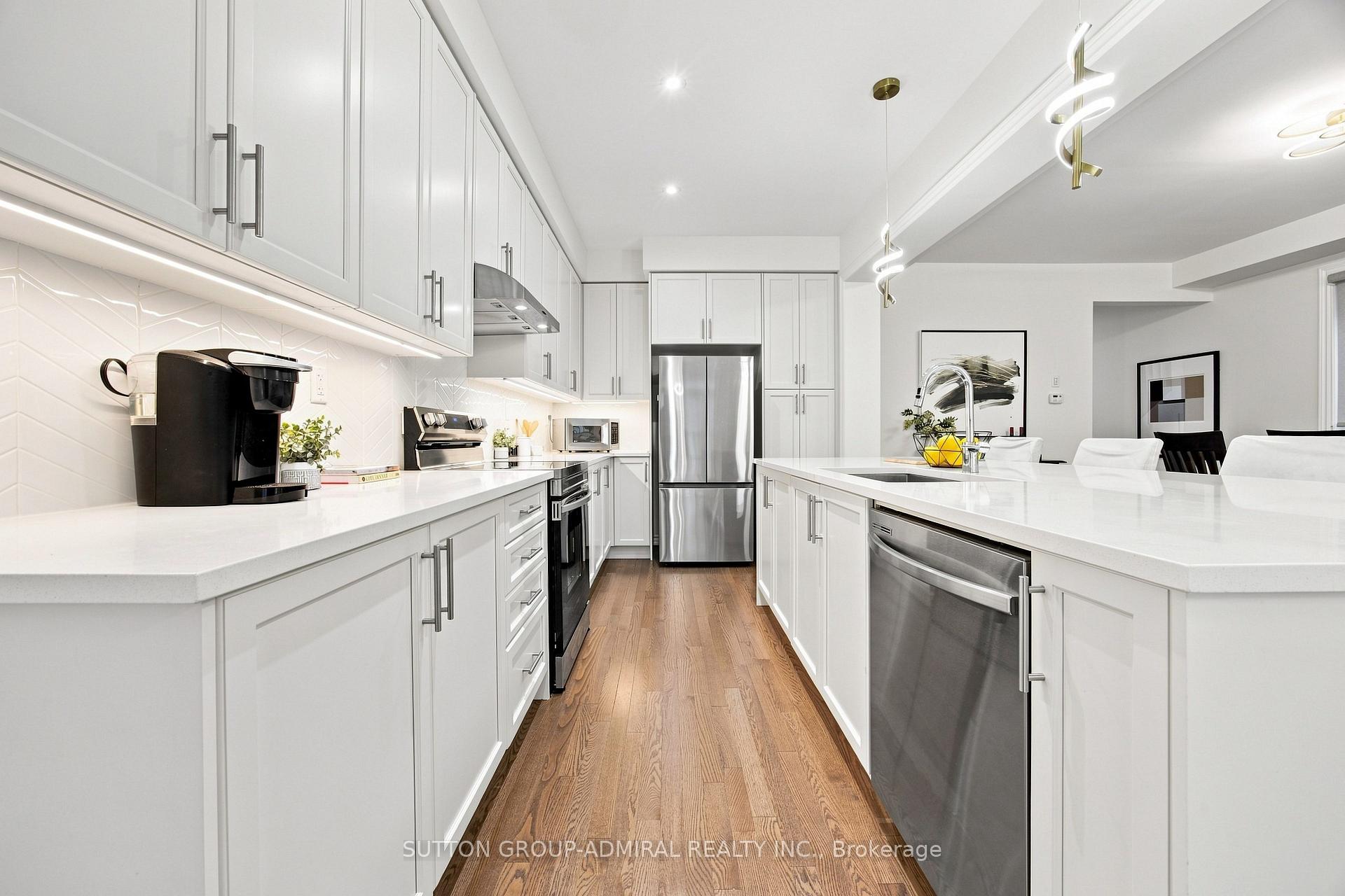 Photo 10 of 46 Fish Drive, Aurora, Bayview Northeast — HOMEH