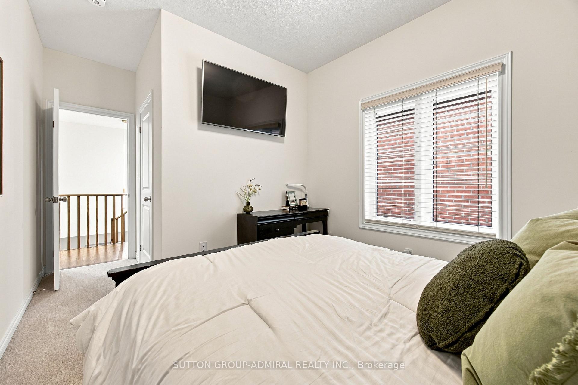 Photo 29 of 46 Fish Drive, Aurora, Bayview Northeast — HOMEH