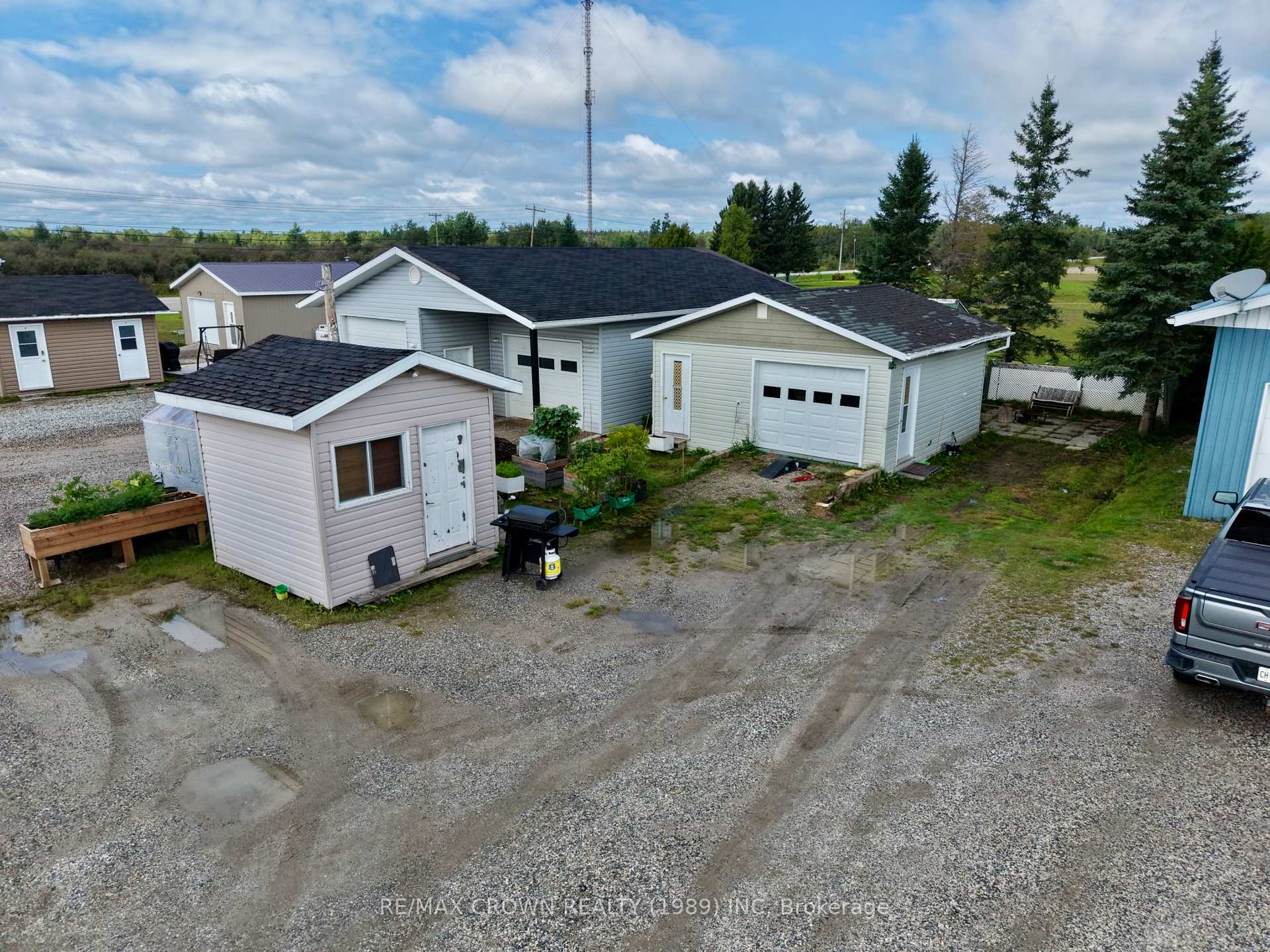 Photo 10 of 420 Brisson Boulevard, Hearst — HOMEH