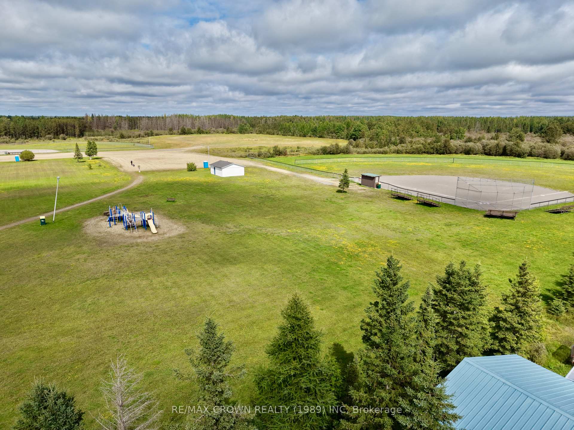 Photo 43 of 420 Brisson Boulevard, Hearst — HOMEH