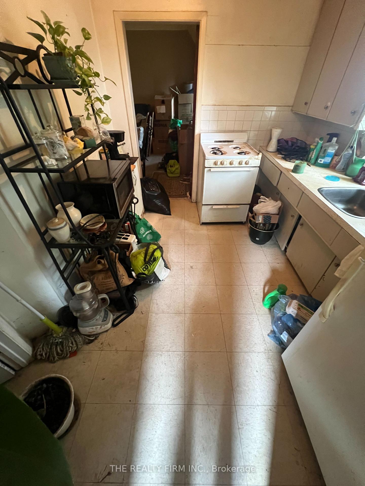 Photo 2 of Unit 4, 490 Central Avenue, London, East F — HOMEH