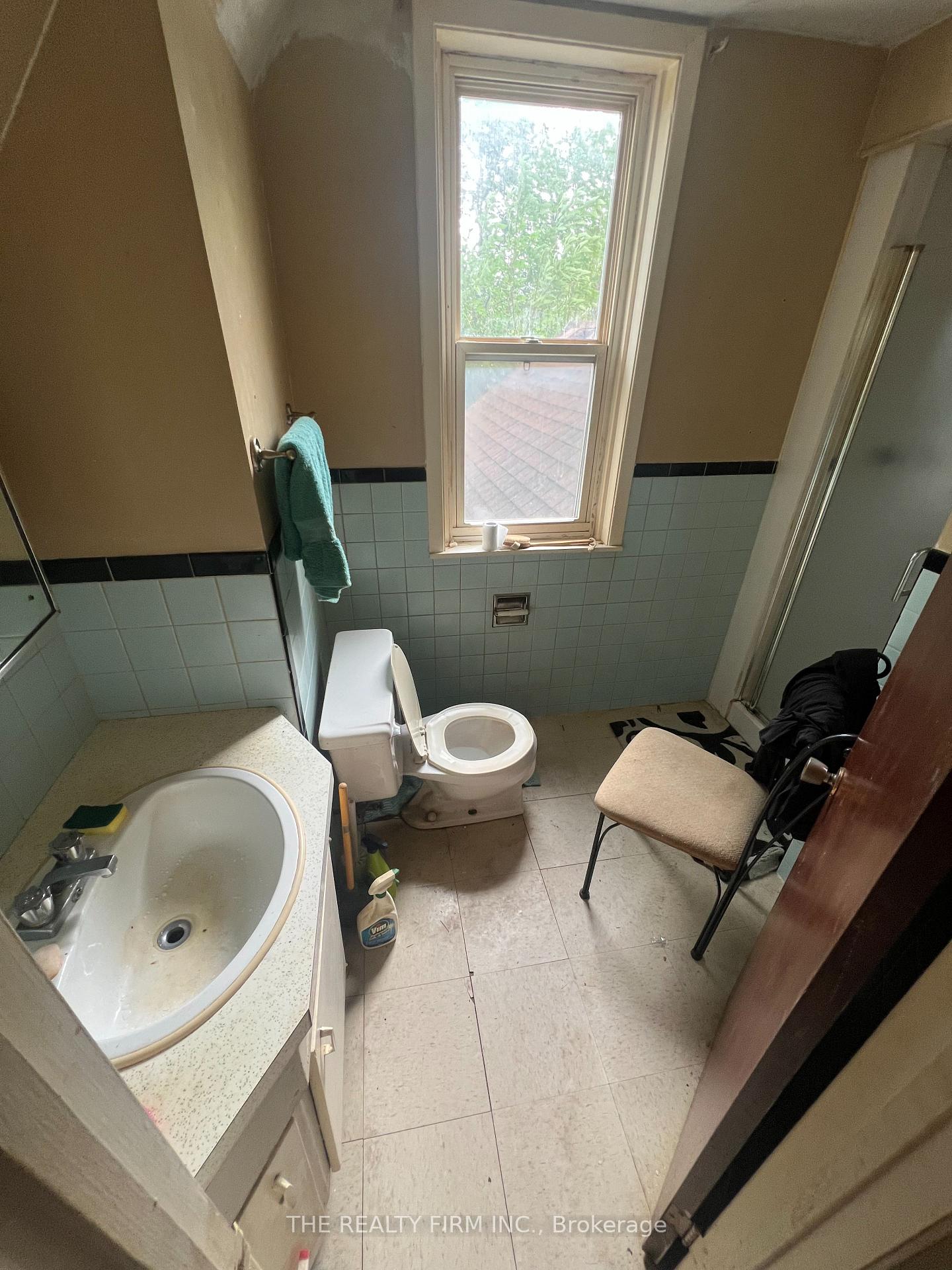 Photo 7 of Unit 4, 490 Central Avenue, London, East F — HOMEH