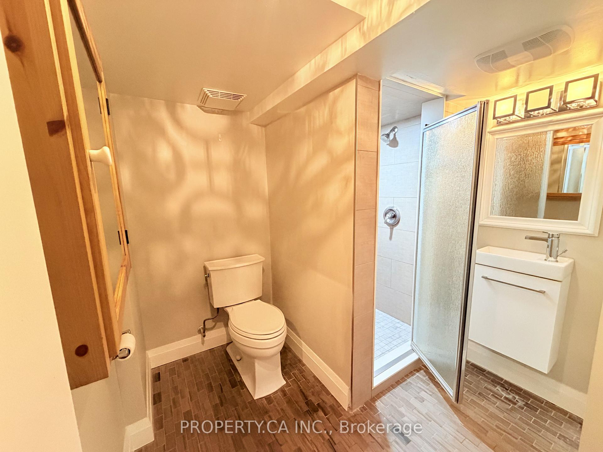 Photo 5 of Unit 2, 1262 Homewood Drive, Burlington, Mountainside — HOMEH