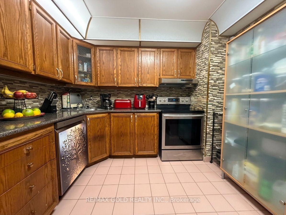 Photo 8 of Unit 1204, 2323 Confederation Parkway, Mississauga, Cooksville — HOMEH