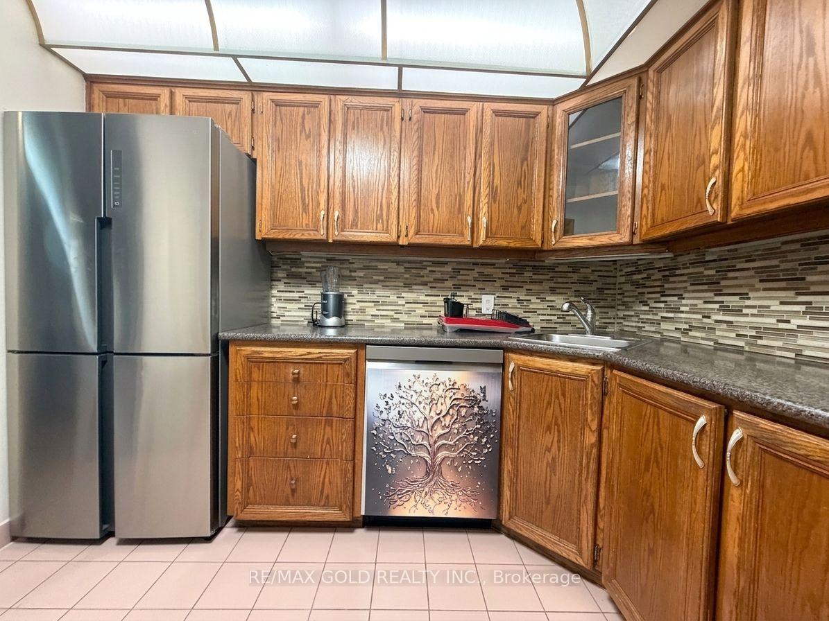 Photo 9 of Unit 1204, 2323 Confederation Parkway, Mississauga, Cooksville — HOMEH