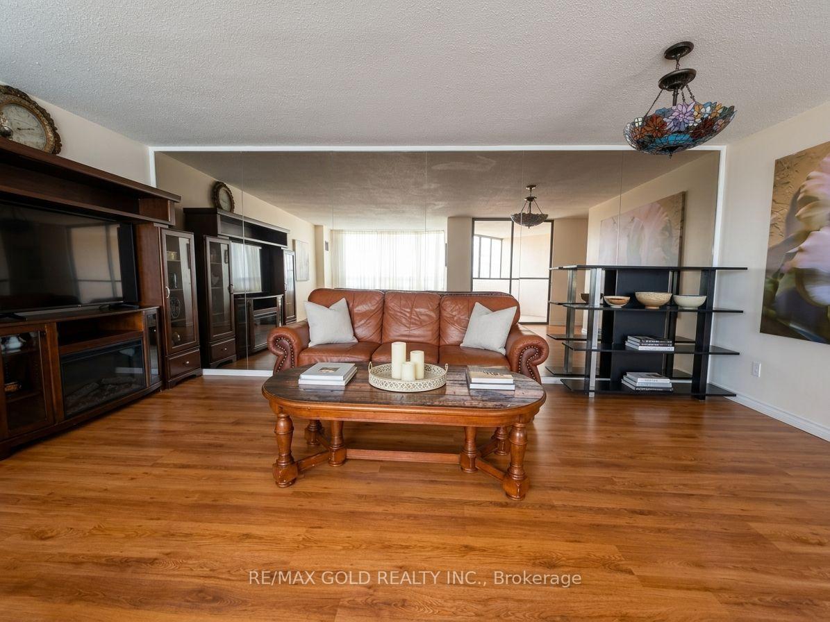 Photo 11 of Unit 1204, 2323 Confederation Parkway, Mississauga, Cooksville — HOMEH
