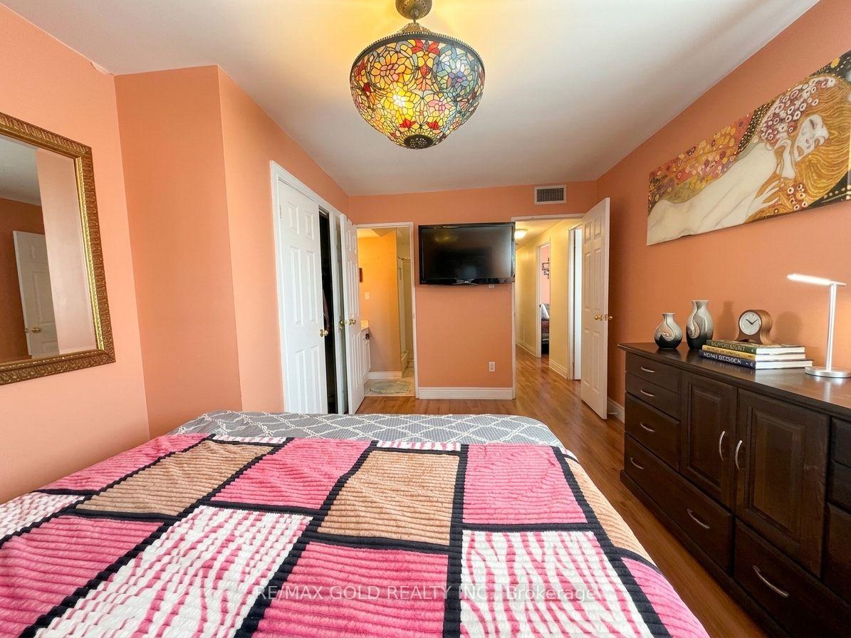 Photo 16 of Unit 1204, 2323 Confederation Parkway, Mississauga, Cooksville — HOMEH