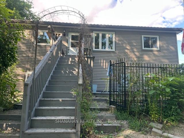 Photo of 1856/1860 Longwoods Road