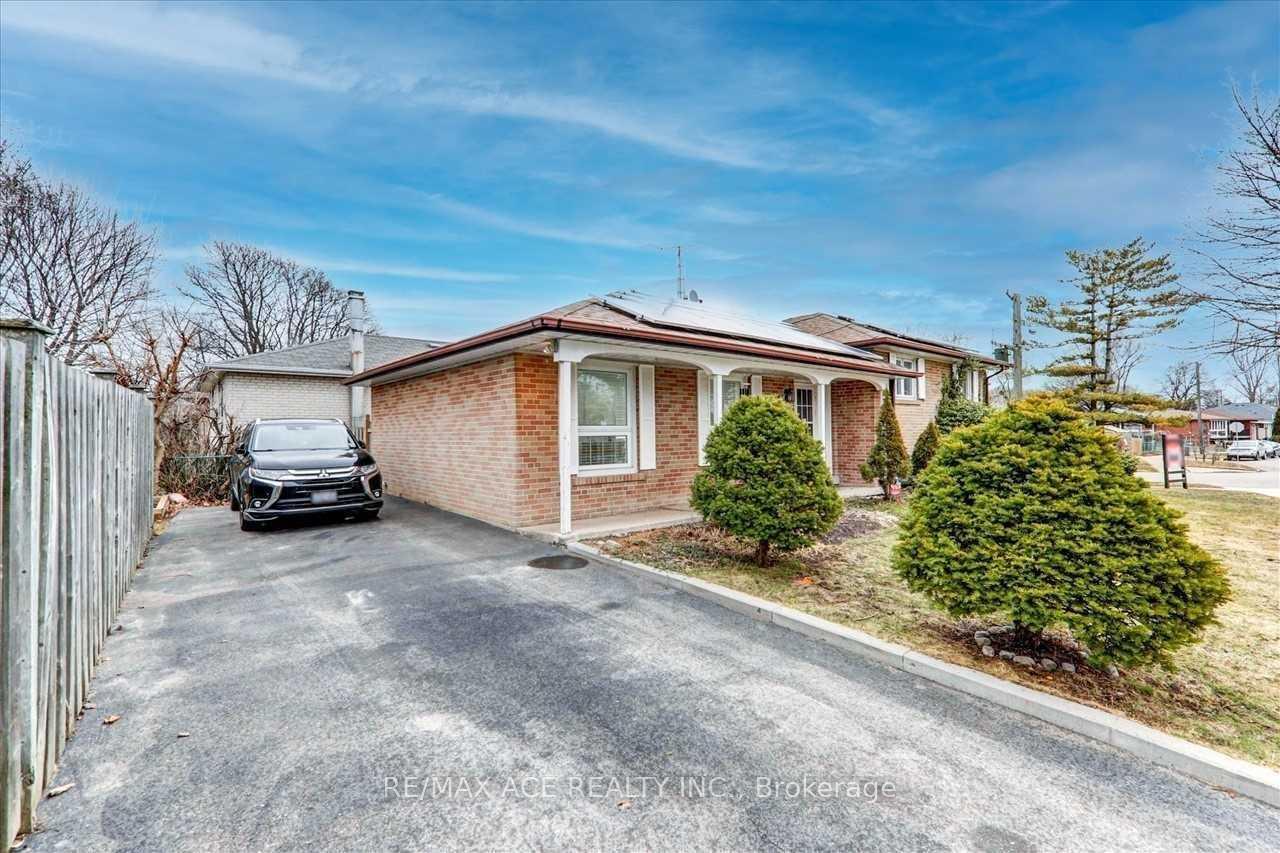 Photo 4 of 1 Wagner Drive, Scarborough, West Hill — HOMEH