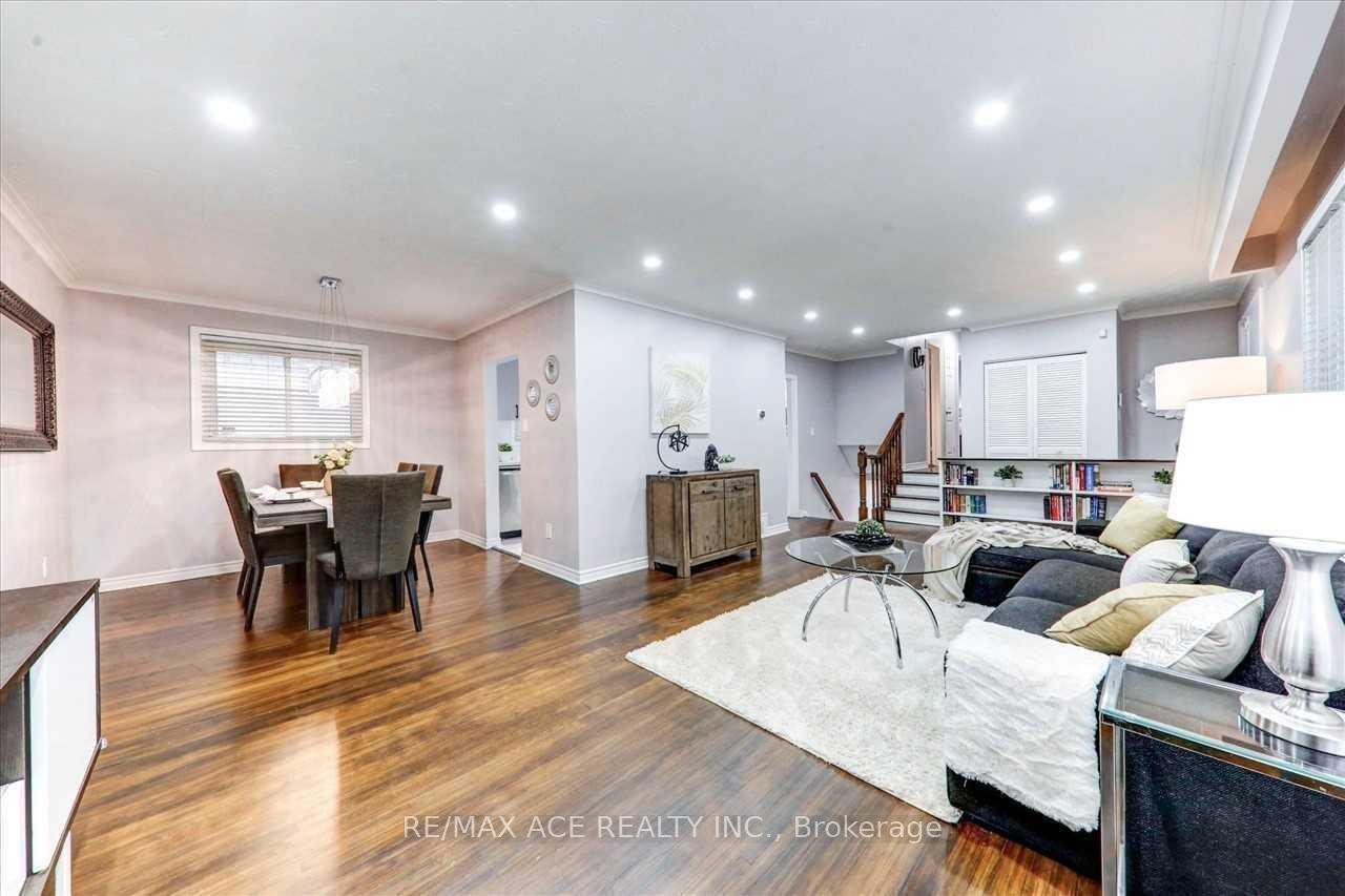 Photo 8 of 1 Wagner Drive, Scarborough, West Hill — HOMEH