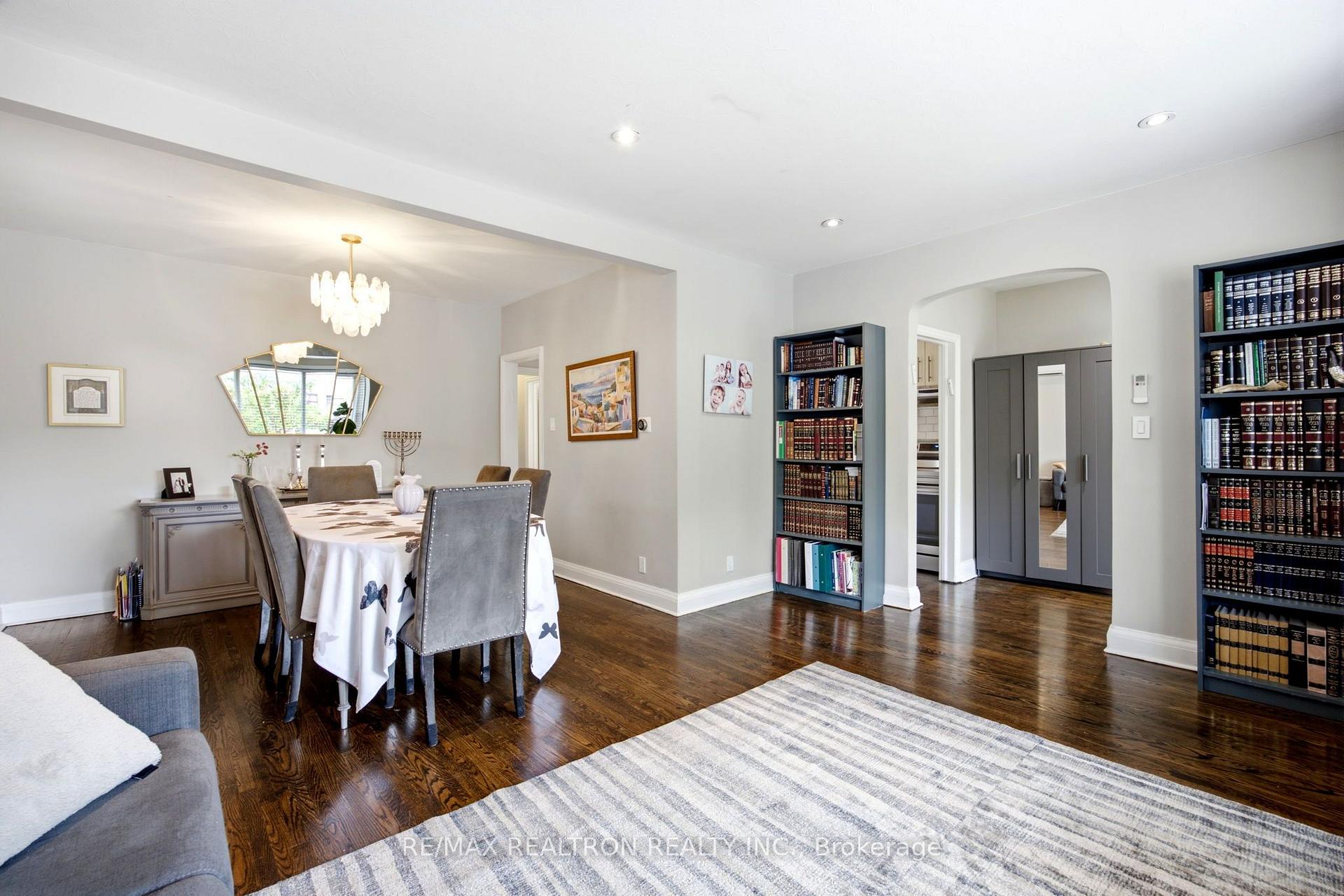 Photo 3 of 149 Fairholme Avenue, Toronto, Englemount-Lawrence — HOMEH