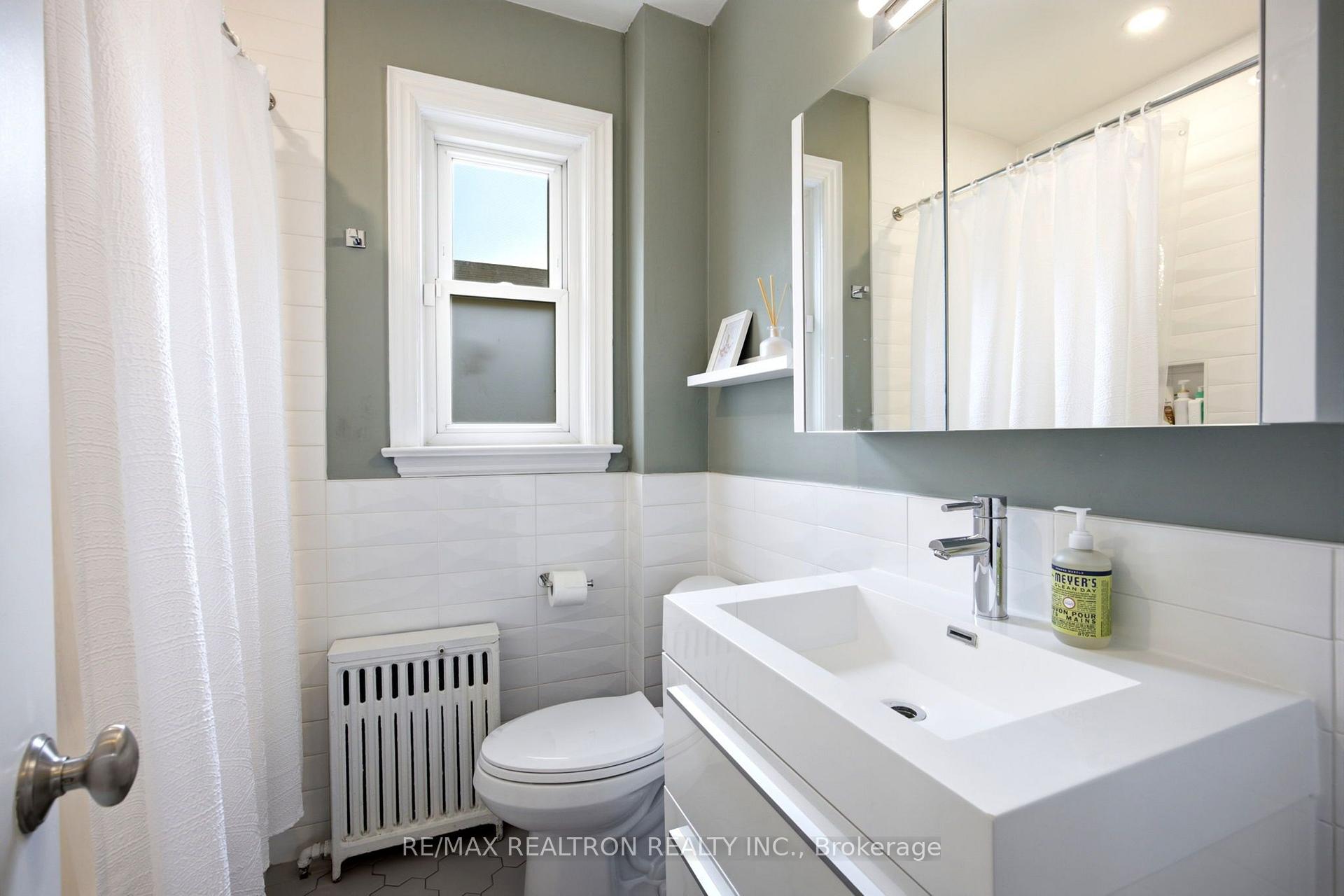 Photo 10 of 149 Fairholme Avenue, Toronto, Englemount-Lawrence — HOMEH