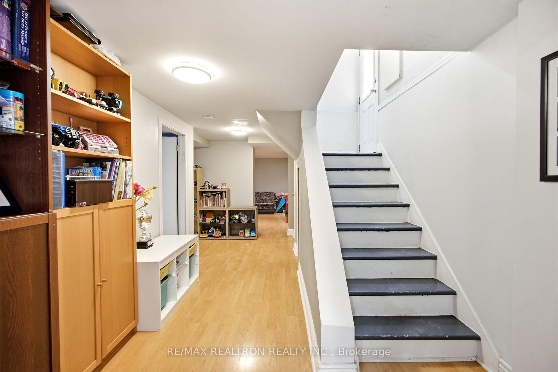 Photo 11 of 149 Fairholme Avenue, Toronto, Englemount-Lawrence — HOMEH
